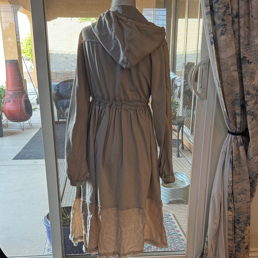 Oli & Hali Tan Hooded Midi Dress - Picture 8 of 13